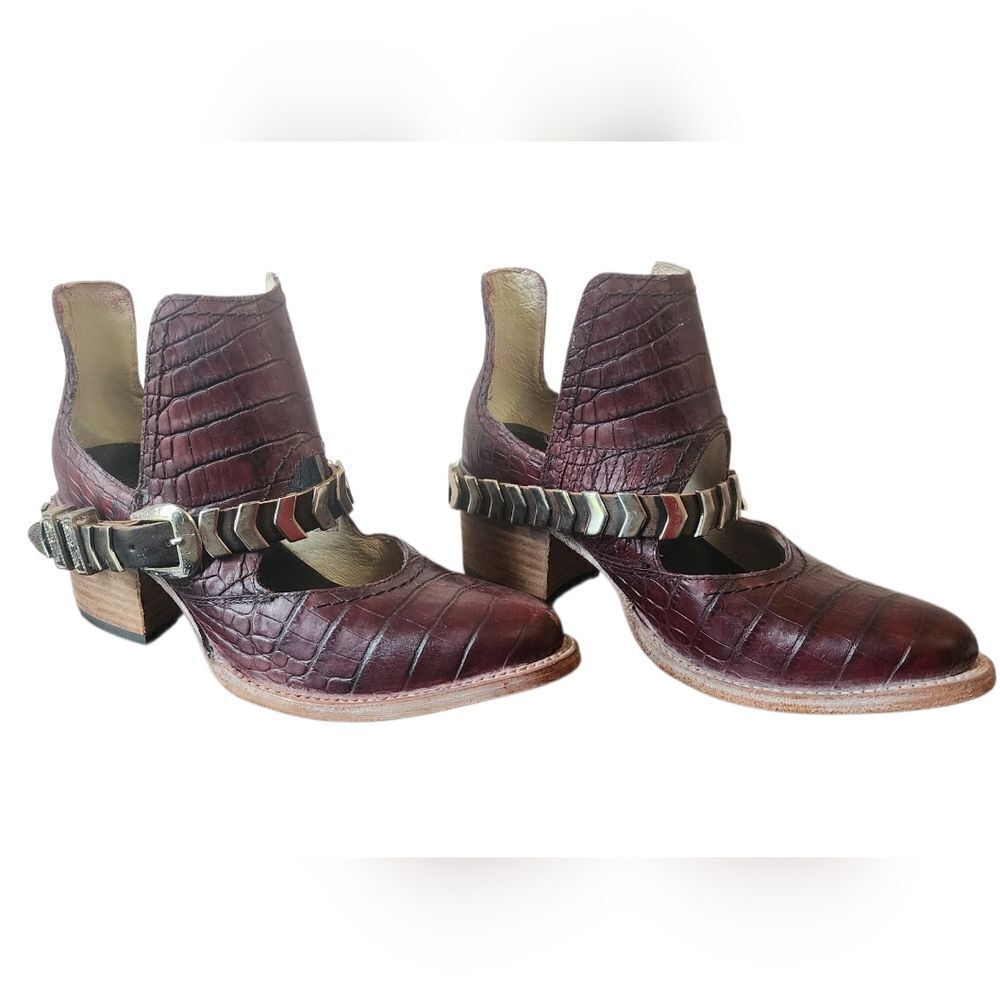Freebird By Steven Blade Wine Croco - Size 7